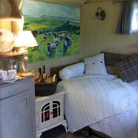 Beech Shepherds Hut Йорк Экстерьер фото